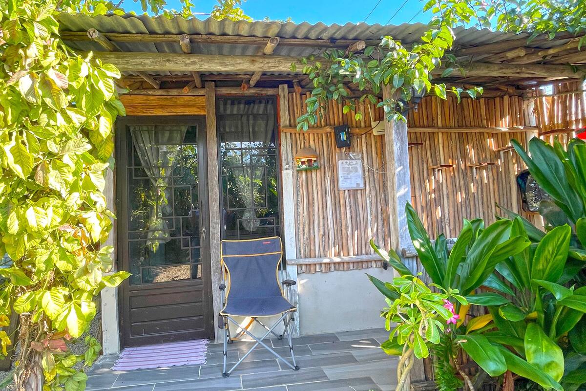 Hypo-allergenic bedding, free WiFi, bed sheets