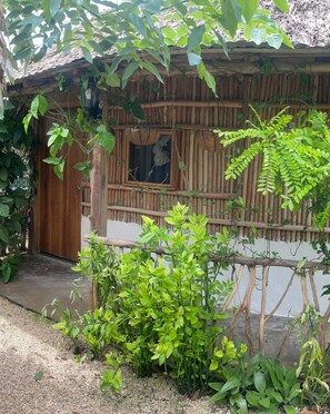 Basic Cabin, Patio, Courtyard View | Hypo-allergenic bedding, free WiFi