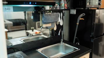 Condo, 2 Bedrooms, Accessible, Smoking | Private kitchen
