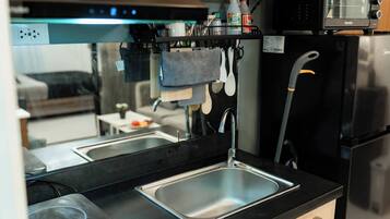 Condo, 2 Bedrooms, Accessible, Smoking | Private kitchen