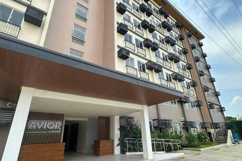 2-bedroom Elegant Condo With Sunrise & Mountain View