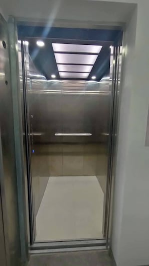 Condo, 2 Bedrooms, Accessible, Smoking | Bahagian dalam