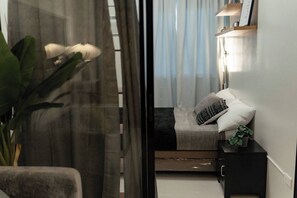 2 bedrooms - 2-bedroom Elegant Condo With Sunrise & Mountain View (Butuan)