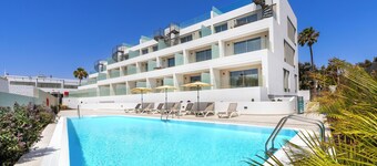 Calm Beach Apartments