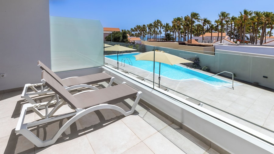Calm Beach Apartments