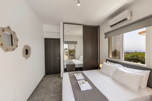 3 bedrooms, cots/infant beds, bed sheets - Ayia Napa Bay View Villa 6 (Ayia Napa)