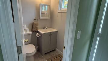 Handdukar, tvål och toalettpapper