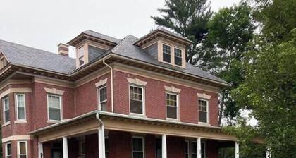 Historic Main Street Getaway