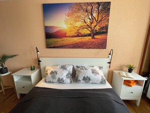 1 bedroom, desk, iron/ironing board, free WiFi