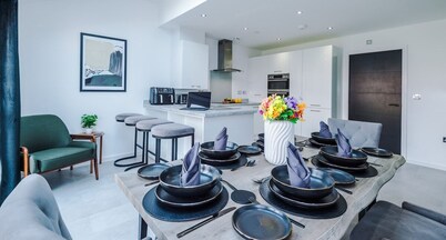 3x Bedroom House (Sleeps 6) w. Parking