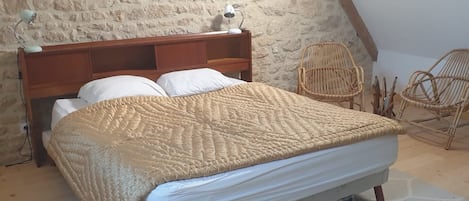 4 chambres, fer et planche à repasser, Wi-Fi, draps fournis
