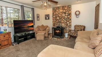 Cabin | Living area