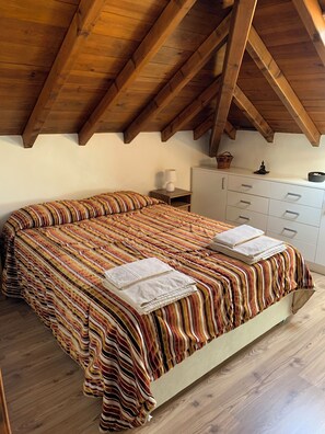 5 makuuhuonetta, Wi-Fi, vuodevaatteet