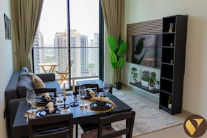 Luxury Apartment, Balcony, City View | In-room dining