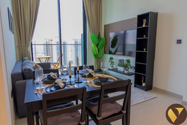 Luxury Apartment, Balcony, City View | Living area