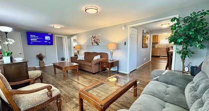 5BD House• City Life • Sublevel Pub • Patio • BBQ