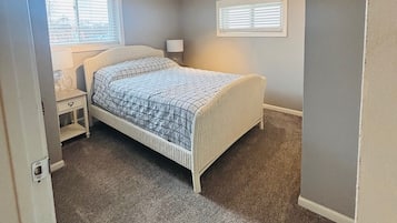 3 bedrooms, free WiFi, bed sheets