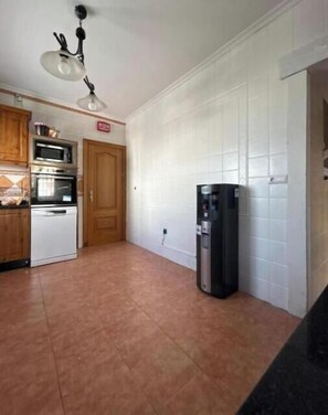 Microwave, oven