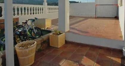 House Famara, in Malaga for family and friends pool