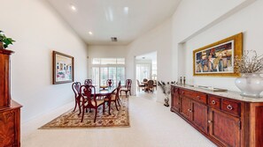 Dining - Sun City Stunner in Palm Desert (Palm Desert)
