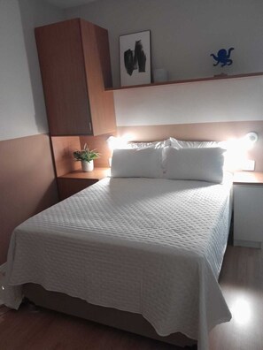 1 chambre, fer et planche à repasser, Wi-Fi, draps fournis