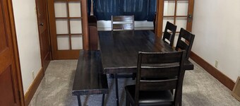 Charming 1-bedroom Duplex with AC, WiFi, Gym access etc...