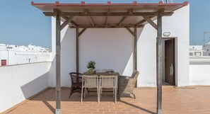 Outdoor dining - Apartment 'Luz' with Private Terrace, Wi-Fi and Air Conditioning (Conil de la frontera)