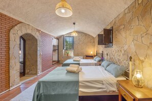 2 bedrooms, free WiFi, bed sheets