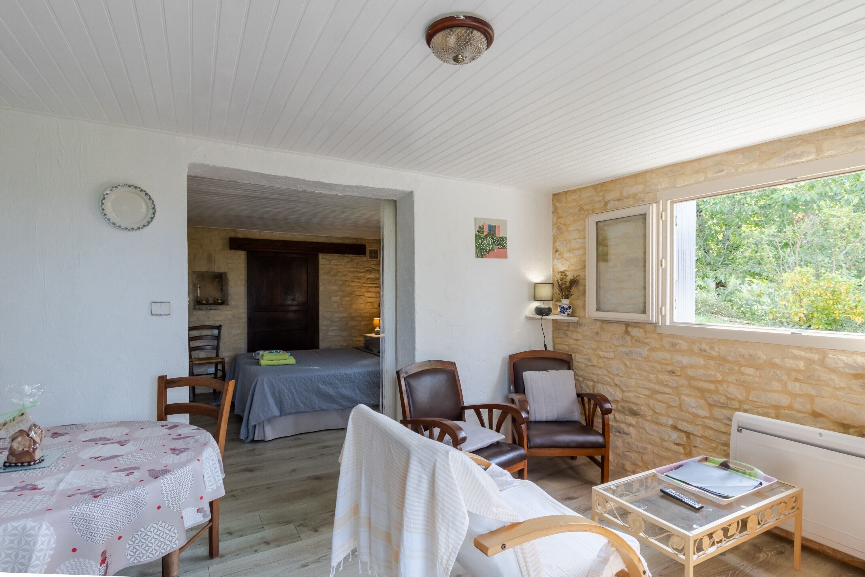1 chambre, fer et planche à repasser, Wi-Fi gratuit, draps fournis