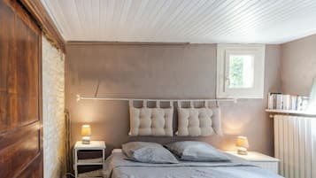 1 bedroom, iron/ironing board, free WiFi, bed sheets