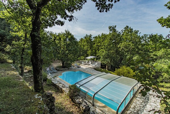 Pool - Cottage 'La Maison De Tine' with Shared Pool, Private Garden and Wi-Fi (Cénac-et-Saint-Julien)