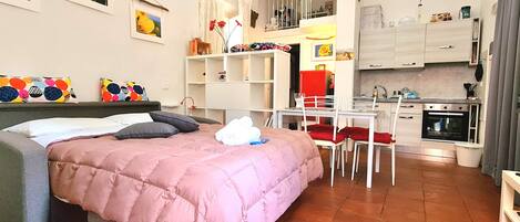 1 bedroom, iron/ironing board, free WiFi, bed sheets