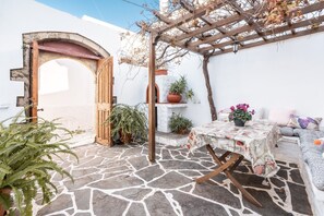 تناول الطعام بالخارج