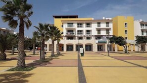 Exterior - BEACH HOUSE - Walkable to Beach - Wi-Fi Included (Santa Maria)