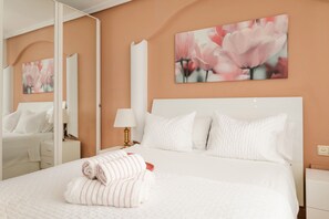 4 bedrooms, iron/ironing board, free WiFi, bed sheets