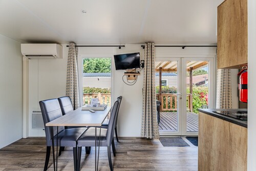 Mobile Home '4 Persons, Air-Conditioned' with Shared Pool, Private Terrace and Air Conditioning