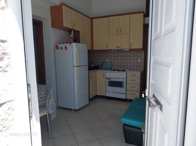 Apartment 'Menidi Studio' with Sea View, Wi-Fi and Air Conditioning