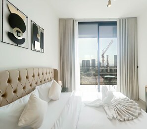 1 bedroom, iron/ironing board, Internet, bed sheets - Bright & Modern|1BR Binghatti Amber JVC Dubai (Dubai)