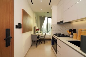電子レンジ、オーブン、コンロ