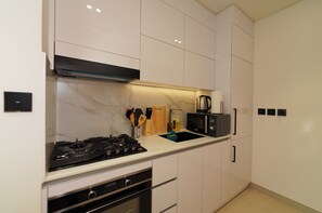 Micro-ondes, four, plaque de cuisson