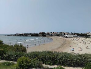 Beach - T2 apartment in a residence with swimming pool 2 steps from Pontaillac beach (Vaux-sur-Mer)