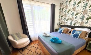 2 bedrooms, iron/ironing board, WiFi, bed sheets