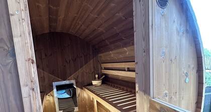 Quiet vacation apartment with whirlpool and barrel sauna