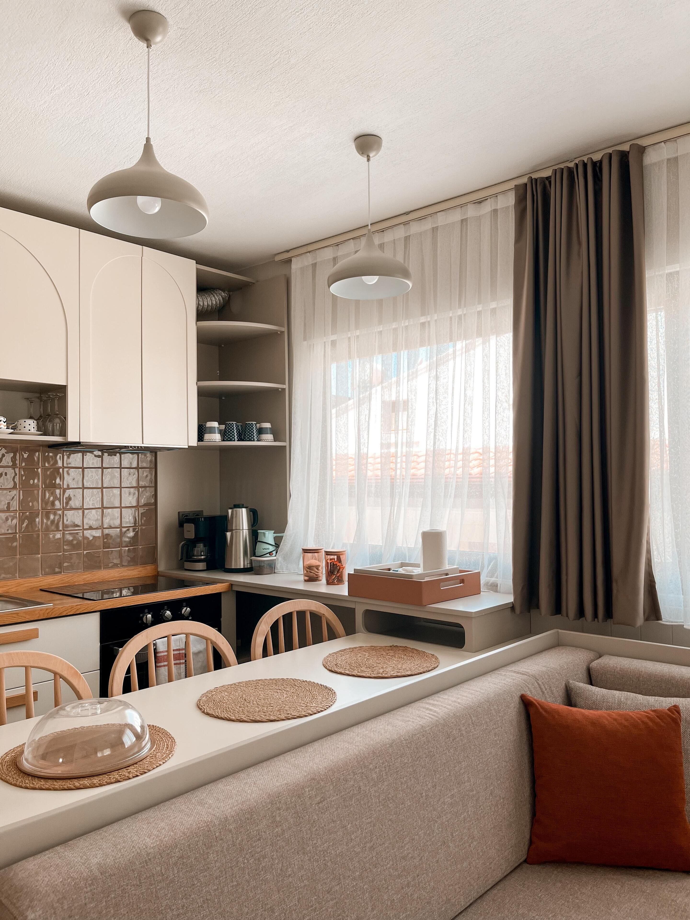 Luxury Apartment, Balcony, Mountain View | Blackout drapes, iron/ironing board, free WiFi