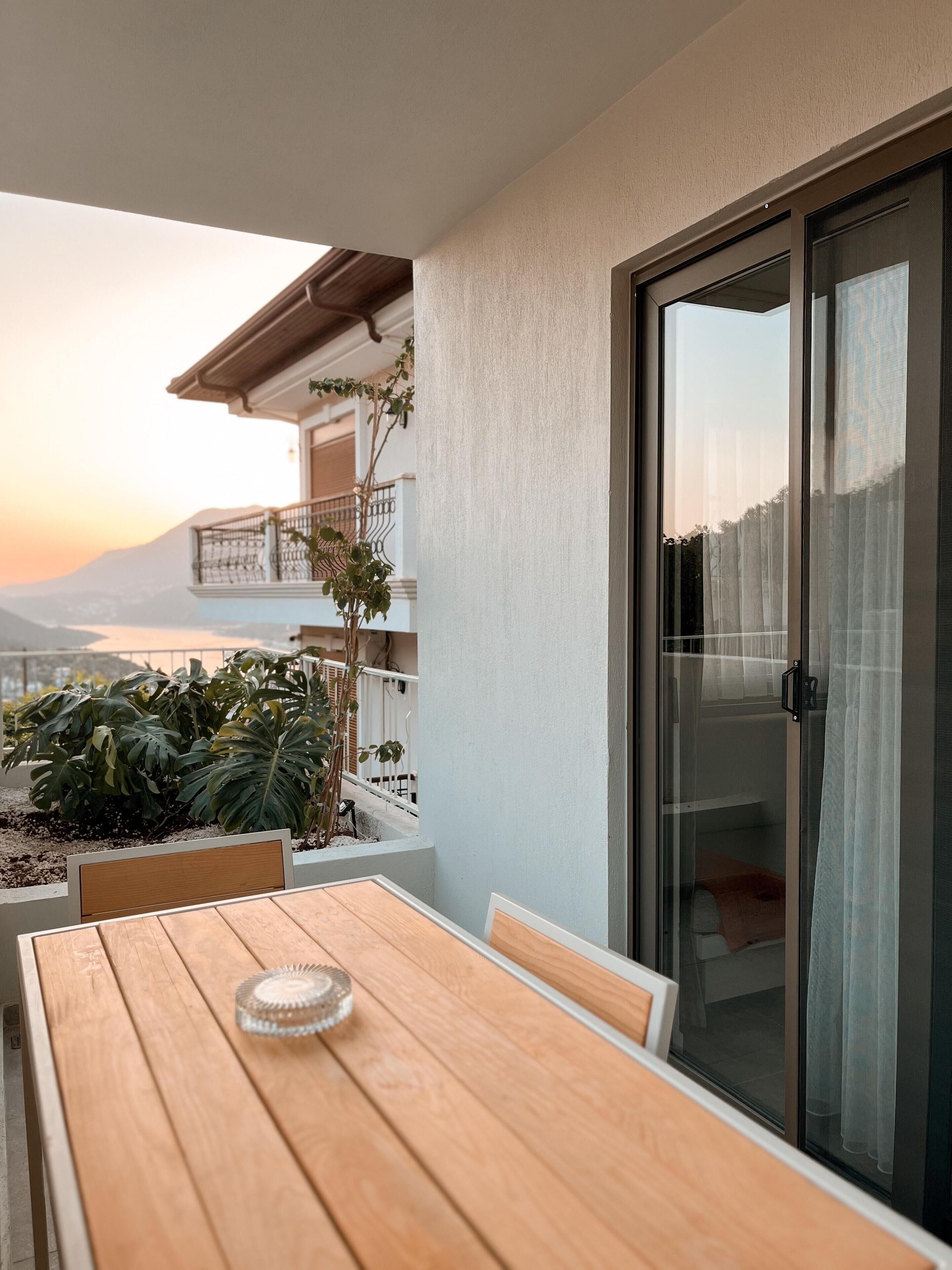 Luxury Condo, Partial Sea View | Balcony