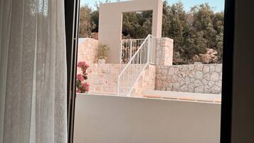 Luxury Condo, Partial Sea View | Blackout curtains, iron/ironing board, free WiFi