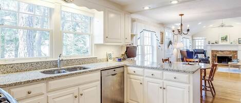 Mikrowelle, Ofen, Herdplatte, Geschirrspüler