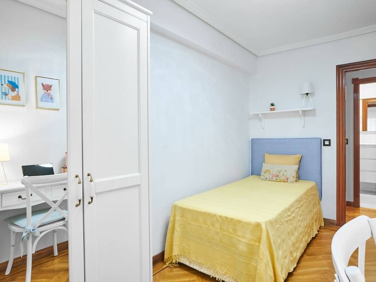 2 dormitorios, tabla de planchar con plancha, wifi gratis y ropa de cama