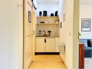 Deluxe Apartment | Private kitchen | Fridge, stovetop, espresso maker, coffee/tea maker