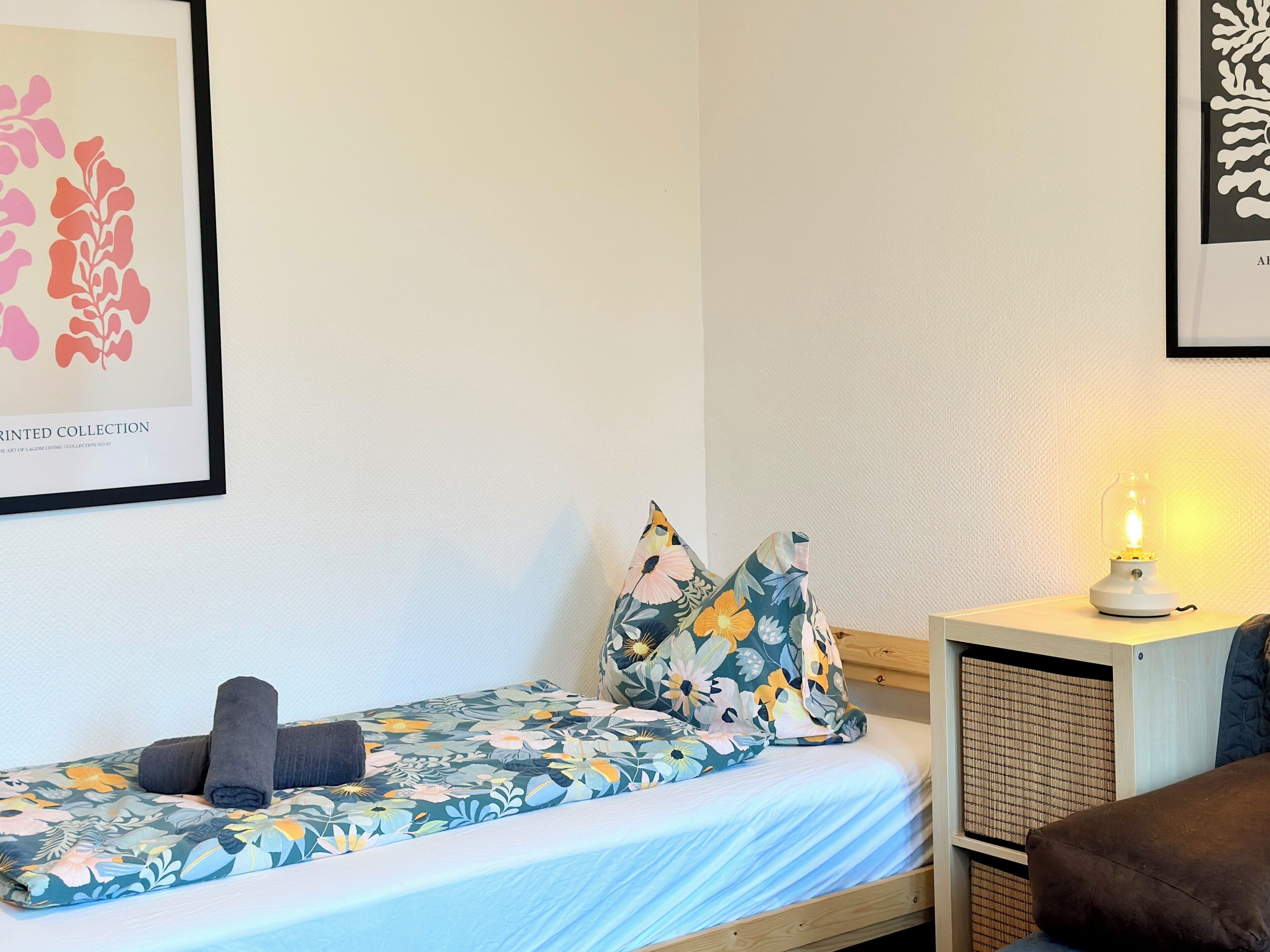 Deluxe Apartment | Living area | 30-inch flat-screen TV with cable channels